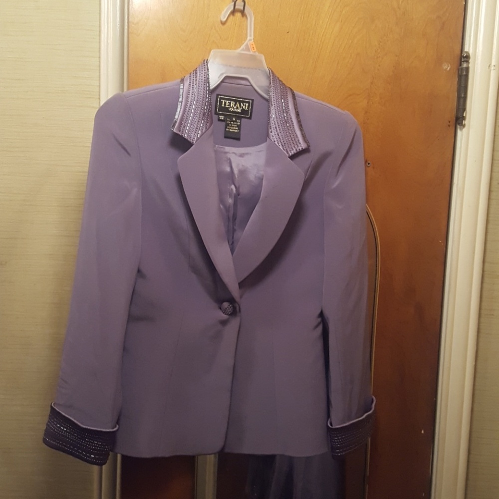 Women's Lavender 3 Piece Suit (Size 6)